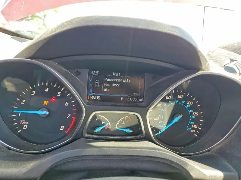 2015 FORD ESCAPE SE  