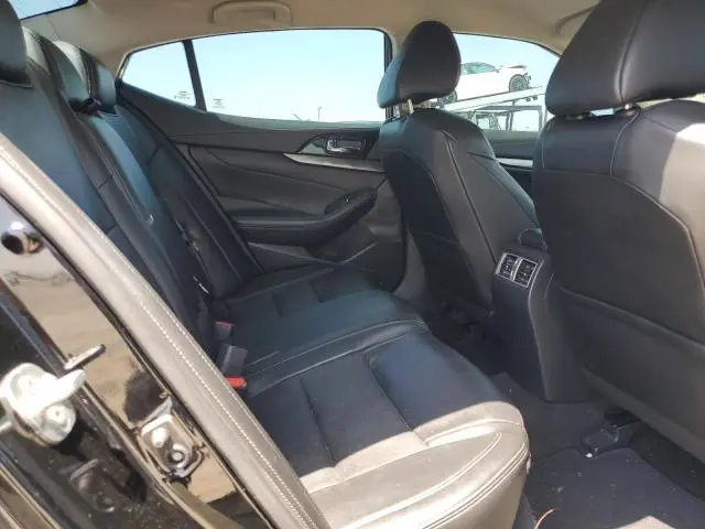 2022 NISSAN MAXIMA SV  