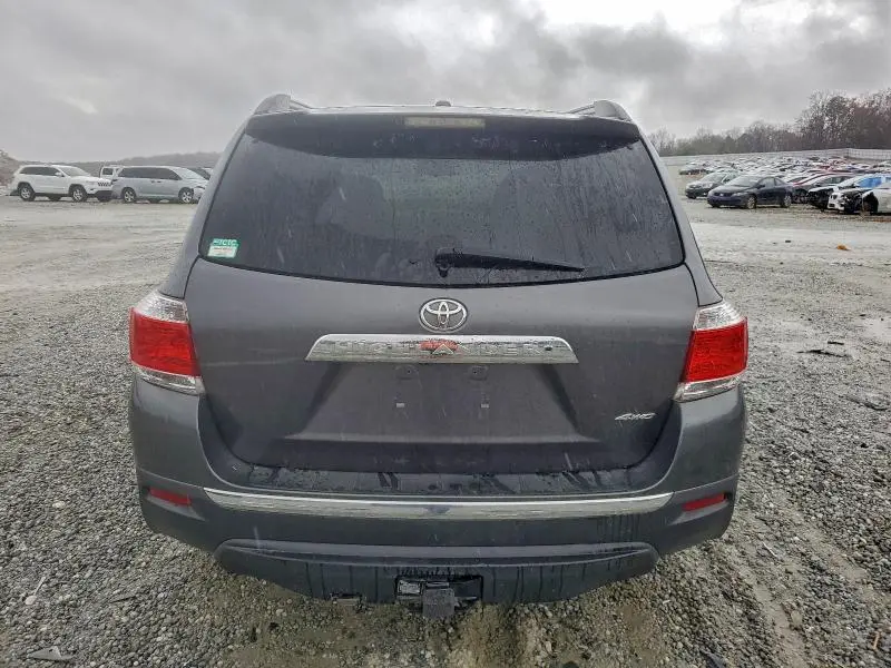 2011 TOYOTA HIGHLANDER LIMITED  