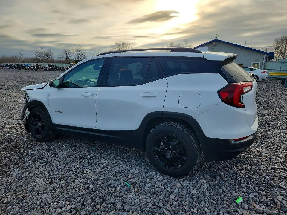 2023 GMC TERRAIN AT4  