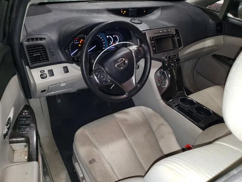 2013 TOYOTA VENZA LE  