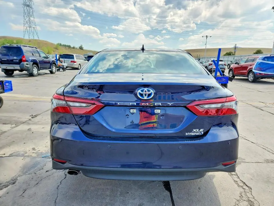 2022 TOYOTA CAMRY XLE  
