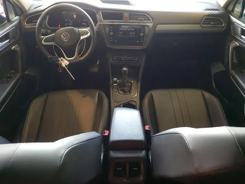 2022 VOLKSWAGEN TIGUAN SE  