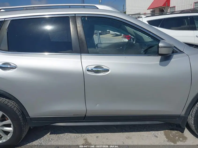 2017 NISSAN ROGUE SV