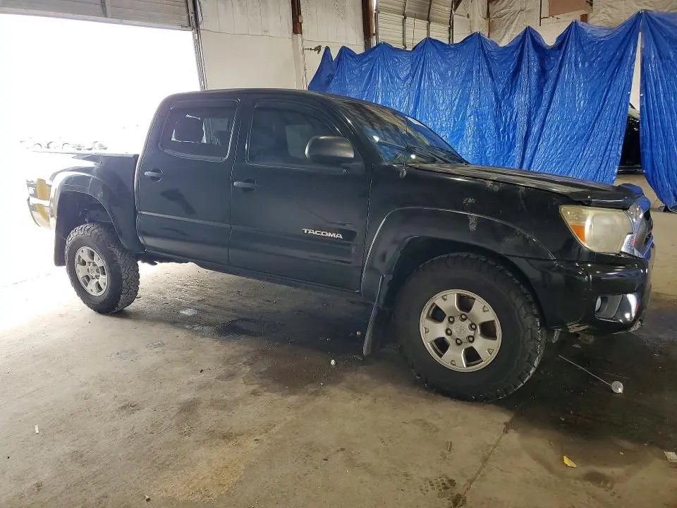 2015 TOYOTA TACOMA V6  