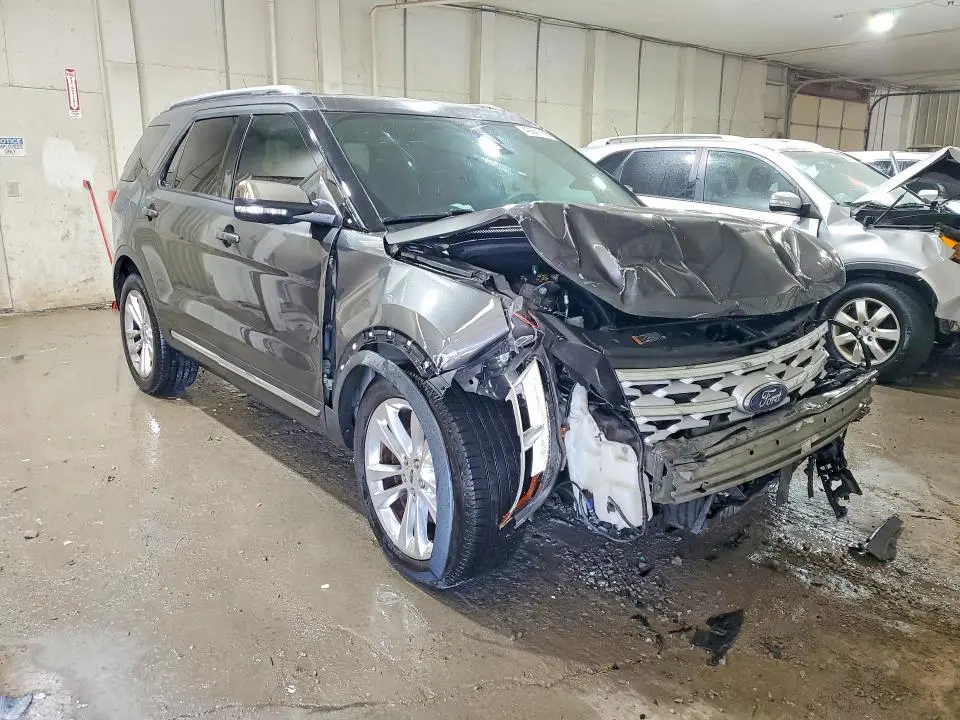 2019 FORD EXPLORER XLT  