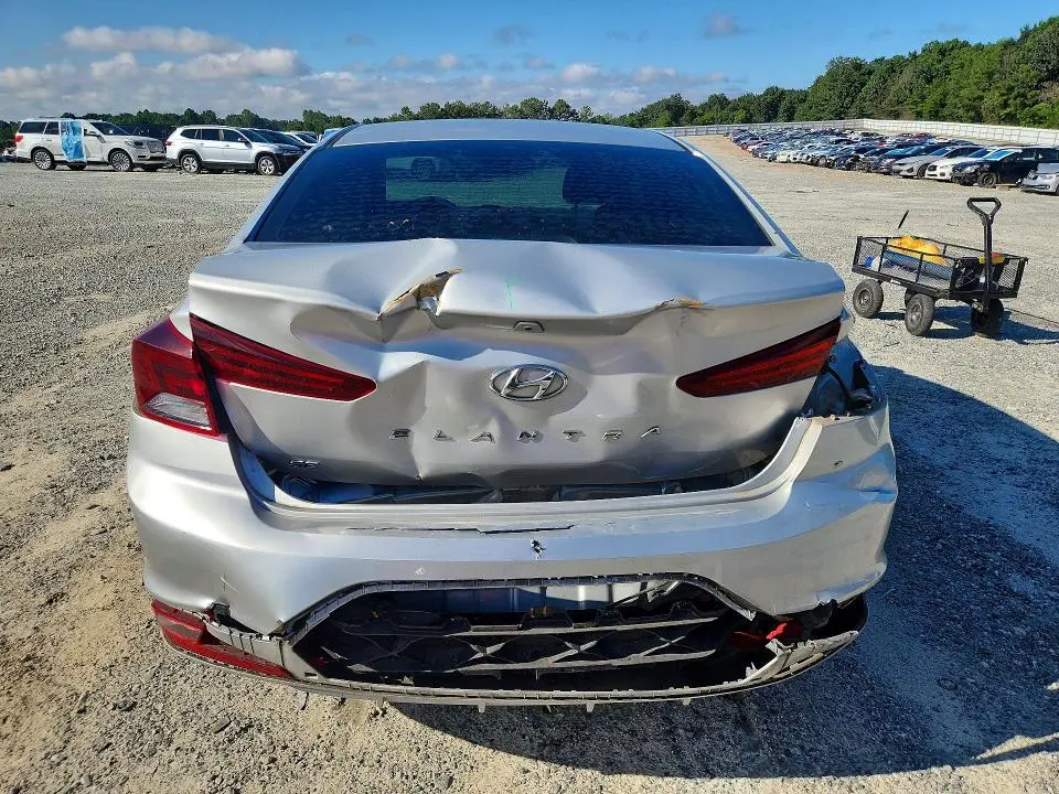 2019 HYUNDAI ELANTRA SE  