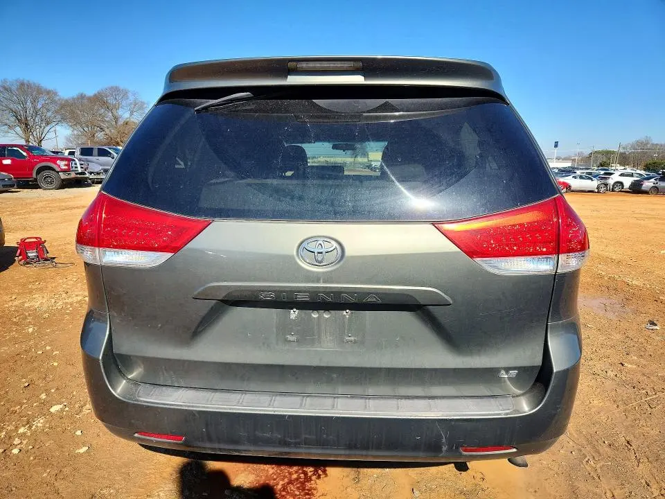2012 TOYOTA SIENNA BASE  