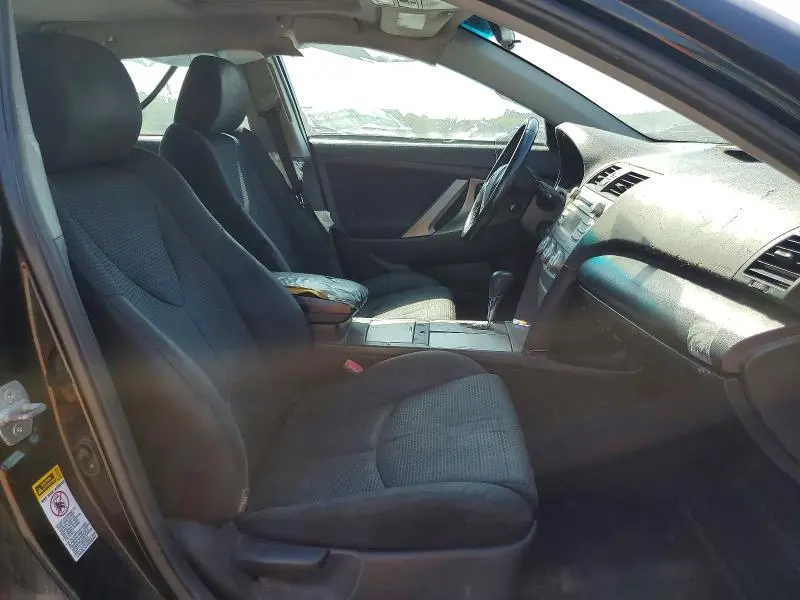 2010 TOYOTA CAMRY SE  
