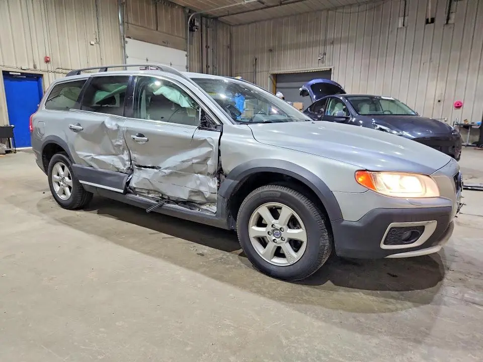 2012 VOLVO XC70 3.2  