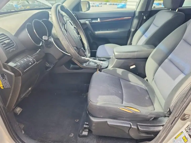 2012 KIA SORENTO LX  
