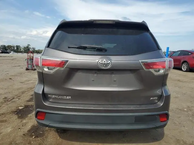 2016 TOYOTA HIGHLANDER LE  