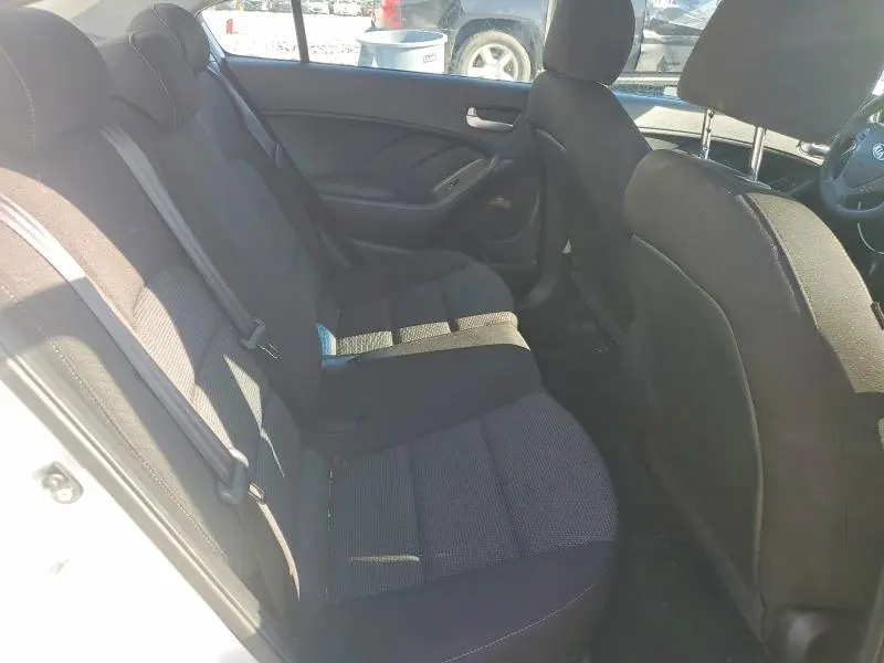 2017 KIA FORTE LX  