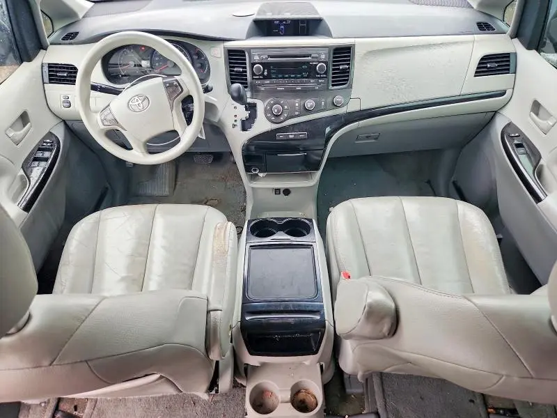 2012 TOYOTA SIENNA LE  