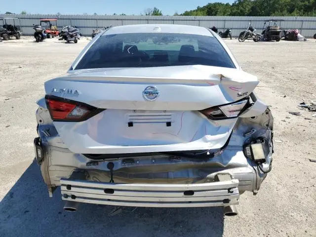 2022 NISSAN ALTIMA SR  