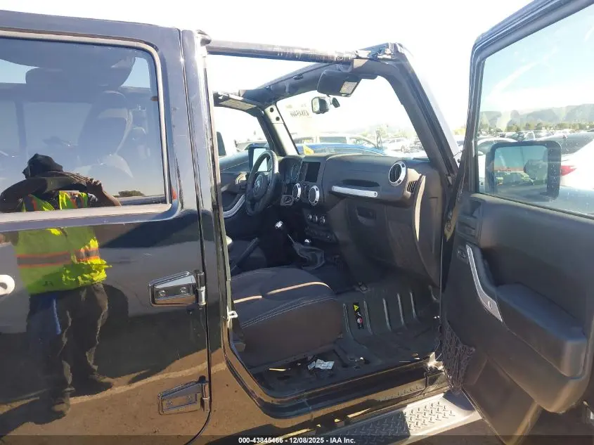 2017 JEEP WRANGLER UNLIMITED SAHARA 4X4