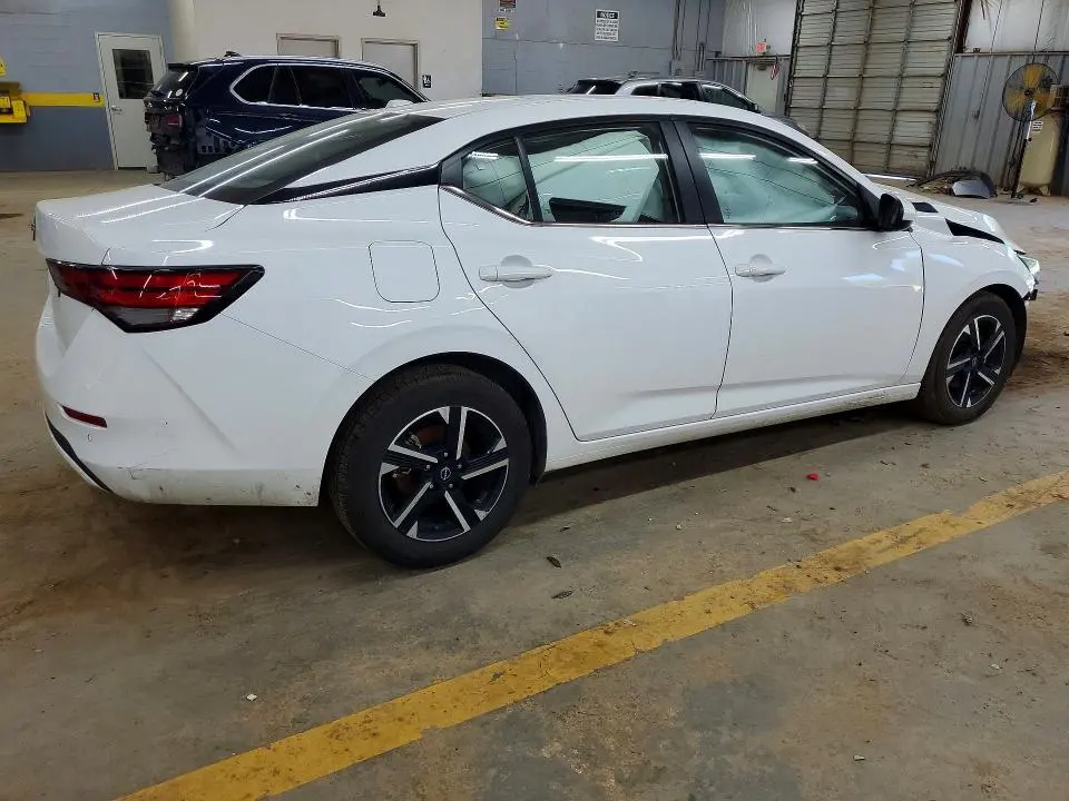 2025 NISSAN SENTRA SV  