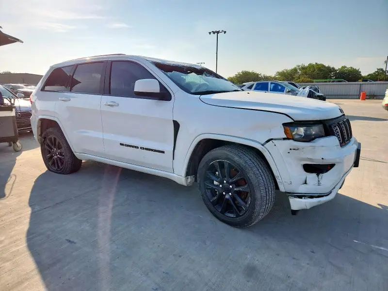 2022 JEEP GRAND CHEROKEE LAREDO E  