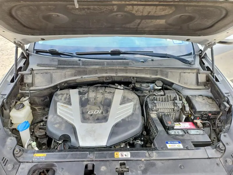 2017 HYUNDAI SANTA FE SE  