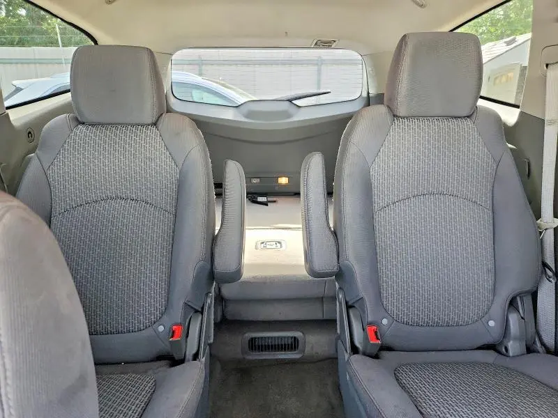 2011 CHEVROLET TRAVERSE LT  