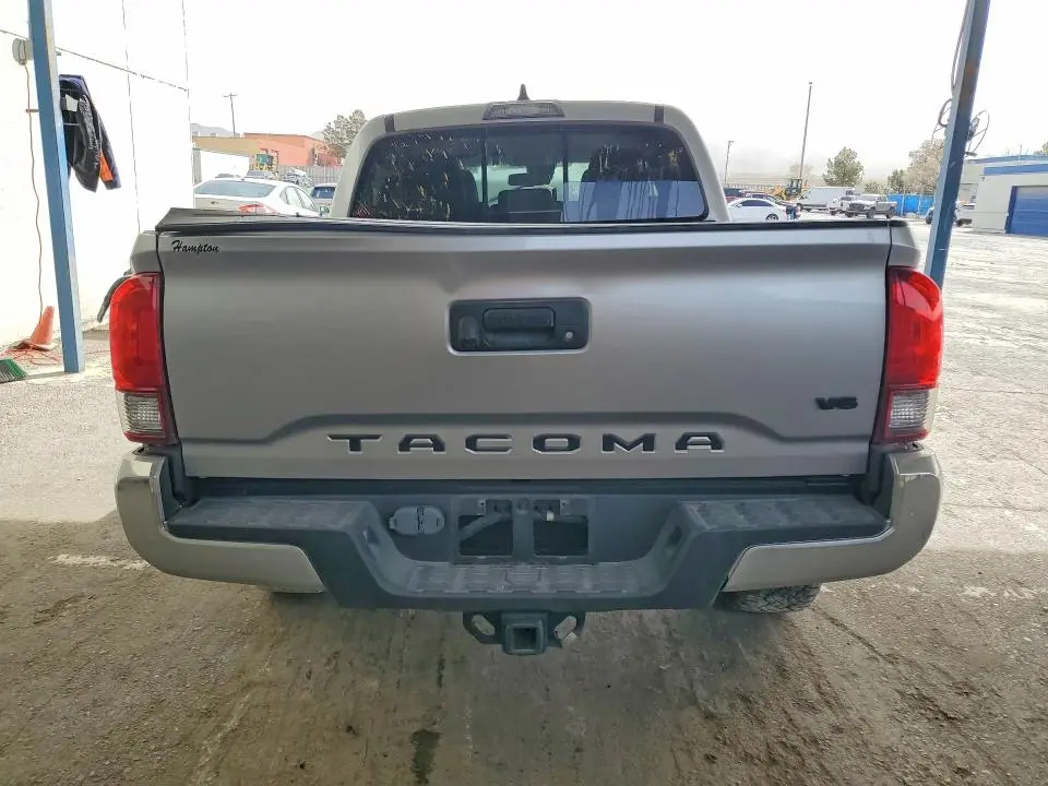 2022 TOYOTA TACOMA SR5 V6  