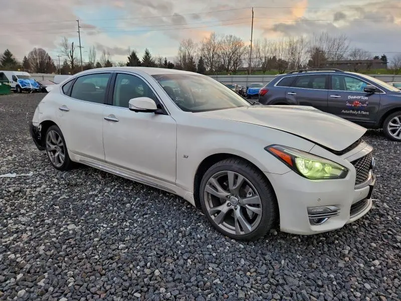 2015 INFINITI Q70L 3.7  