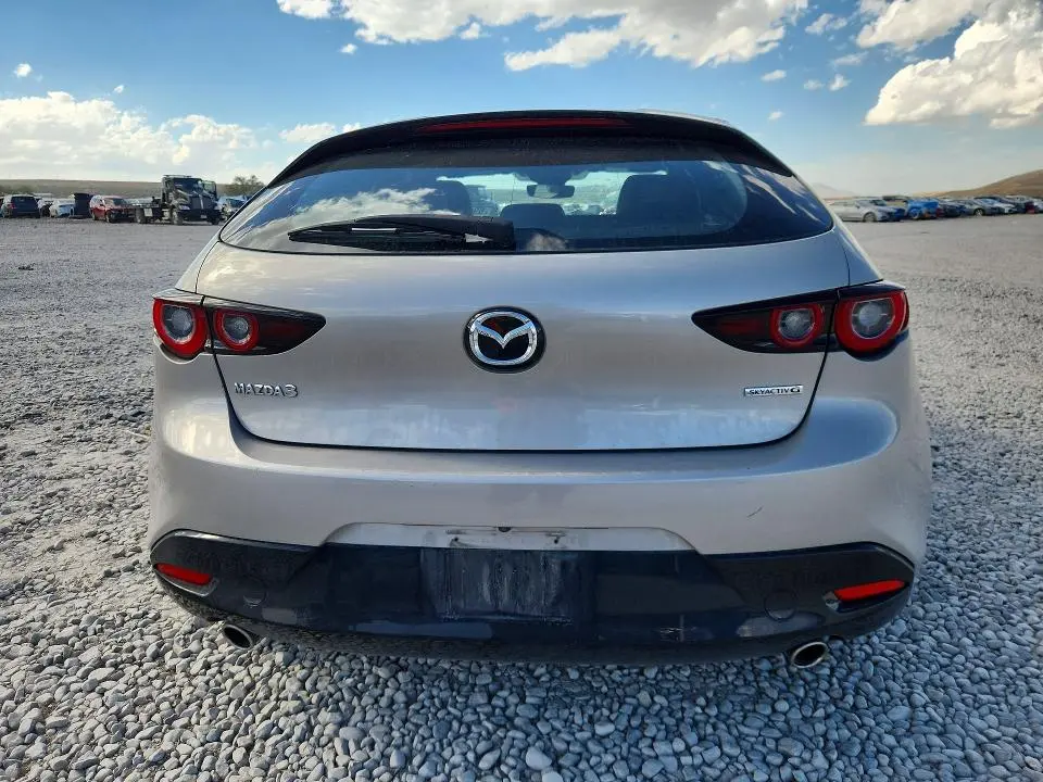 2022 MAZDA 3 PREFERRED  