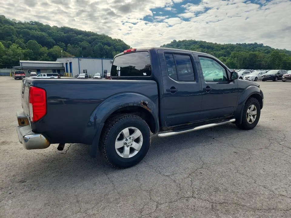2010 NISSAN FRONTIER SE V6  