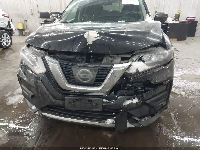 2017 NISSAN ROGUE SV