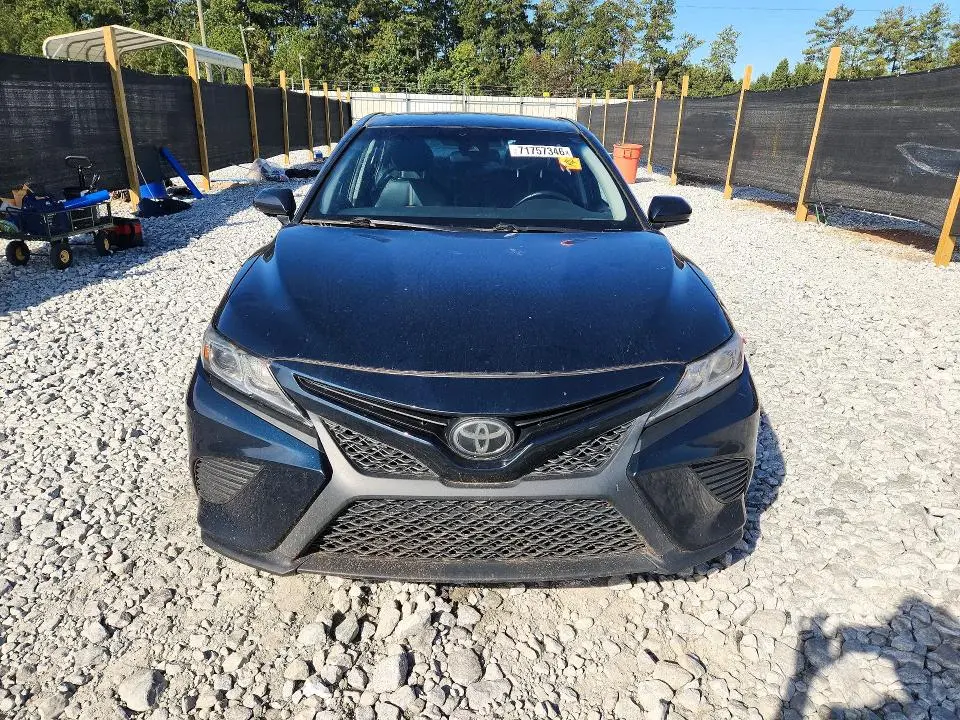 2019 TOYOTA CAMRY SE  