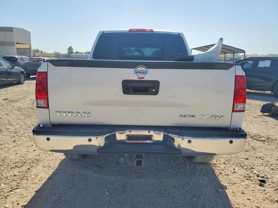 2015 NISSAN TITAN SL  