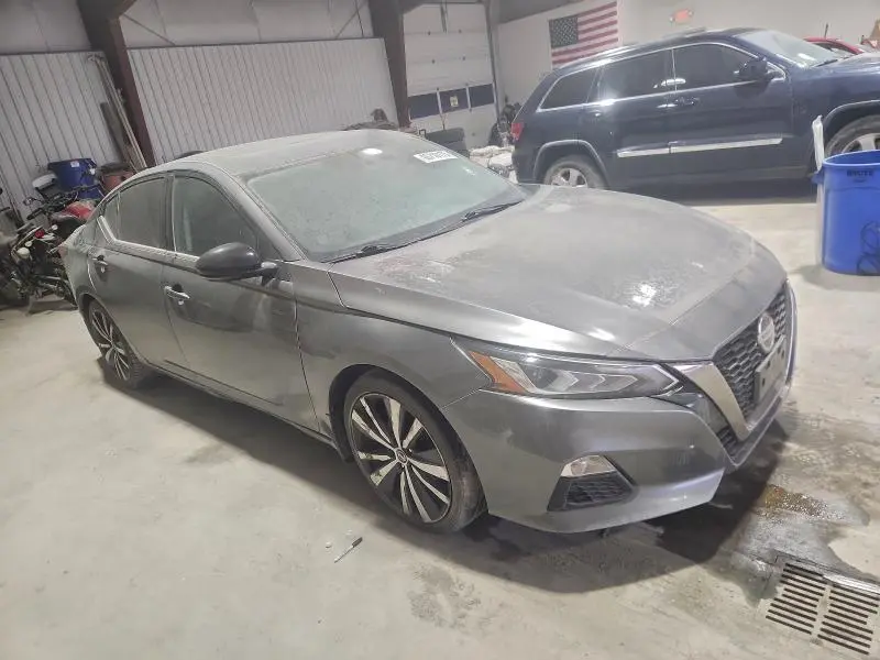 2019 NISSAN ALTIMA SR  