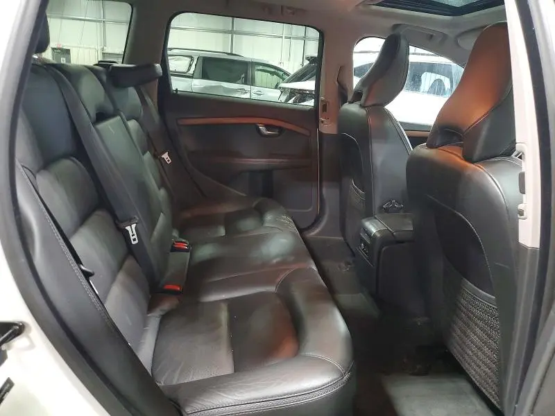 2011 VOLVO XC70 3.2  