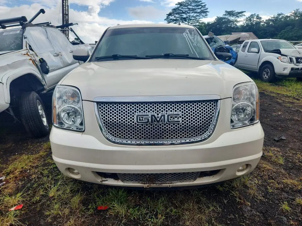 2013 GMC YUKON XL DENALI  