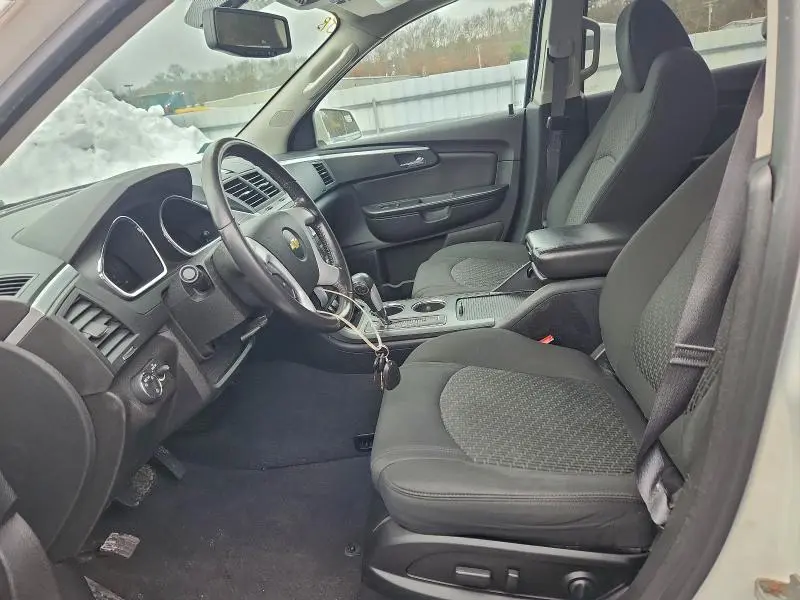 2011 CHEVROLET TRAVERSE LT  