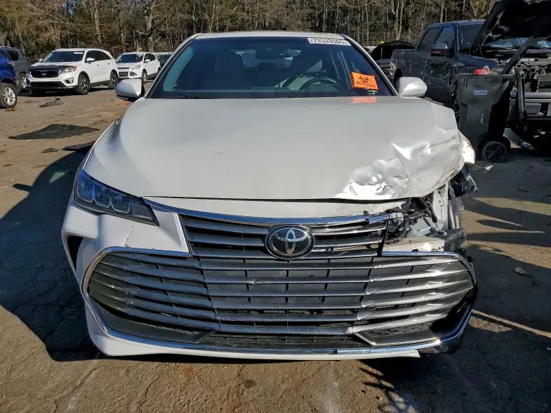 2021 TOYOTA AVALON XLE  