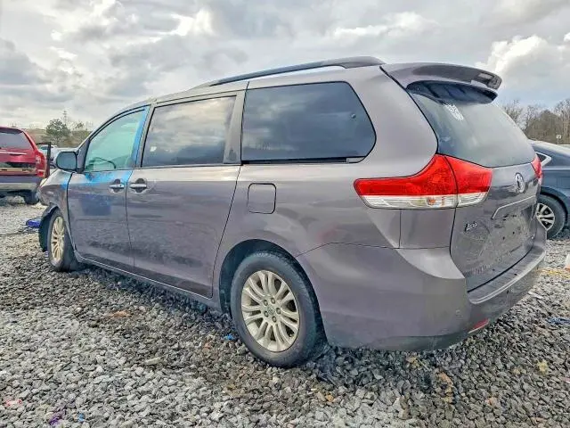 2014 TOYOTA SIENNA XLE 8-PASSENGER  