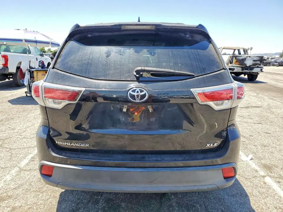 2016 TOYOTA HIGHLANDER XLE  