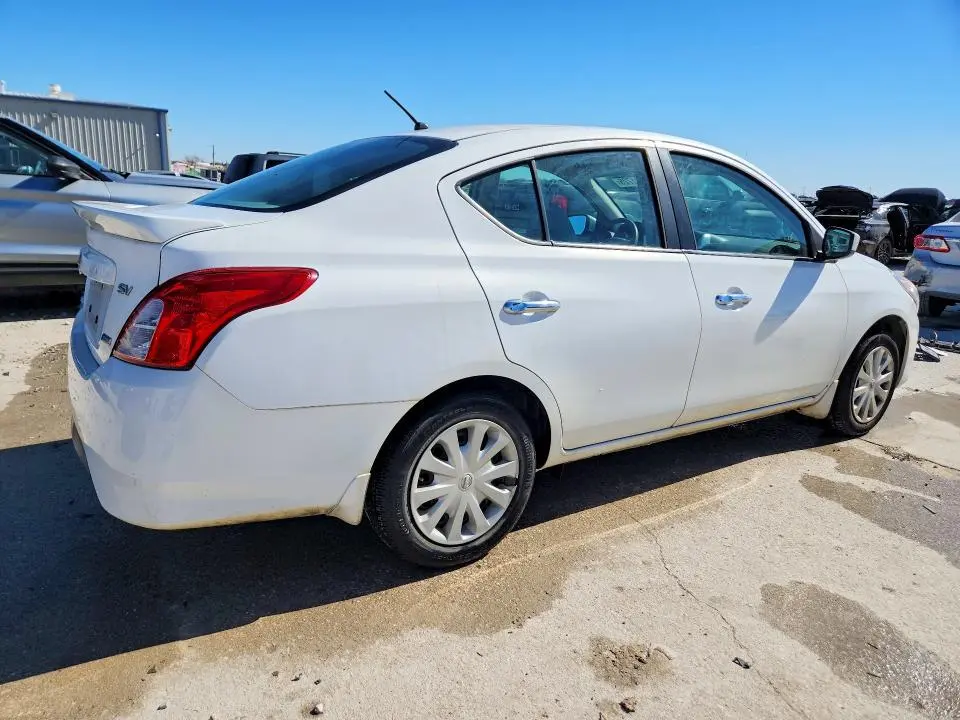 2015 NISSAN VERSA S  