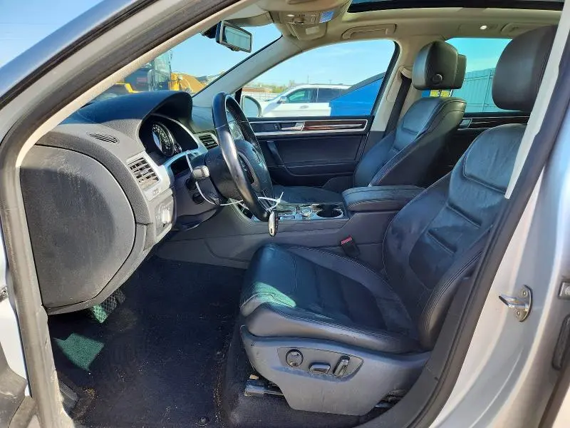 2015 VOLKSWAGEN TOUAREG V6  