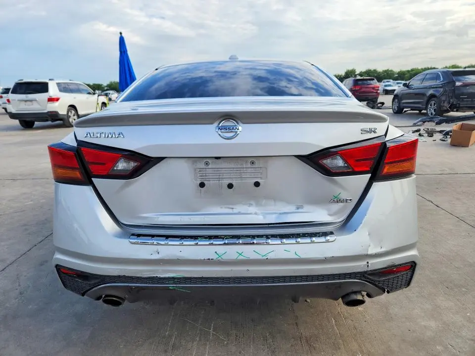 2019 NISSAN ALTIMA SR  