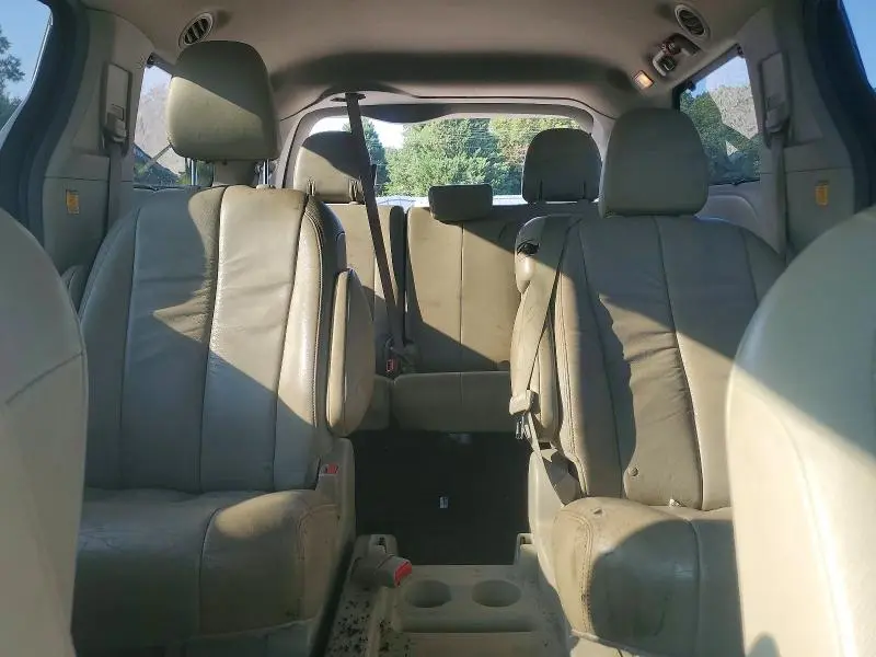 2012 TOYOTA SIENNA XLE 8-PASSENGER  