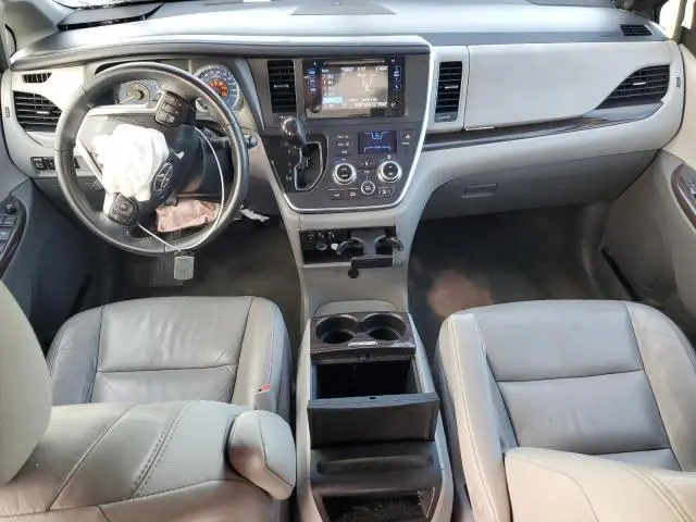 2016 TOYOTA SIENNA XLE  