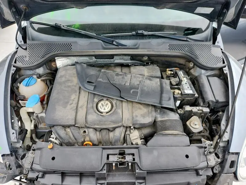 2013 VOLKSWAGEN BEETLE   