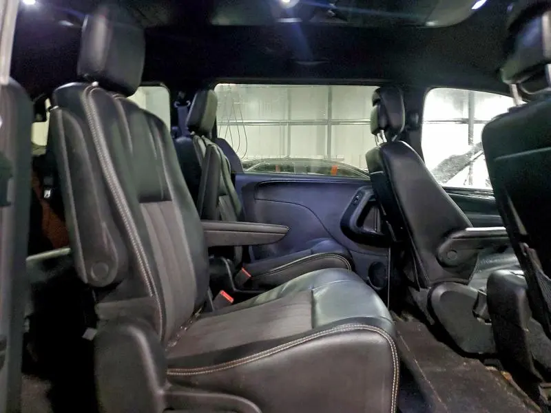 2015 CHRYSLER TOWN & COUNTRY S  