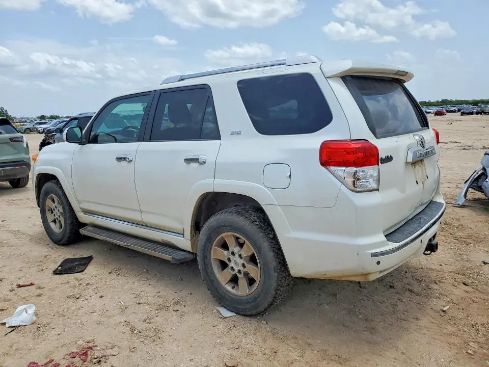 2011 TOYOTA 4RUNNER SR5  