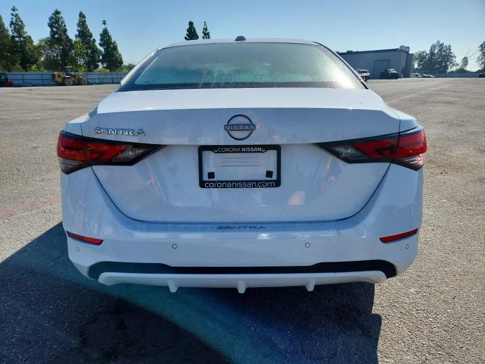 2025 NISSAN SENTRA SV  