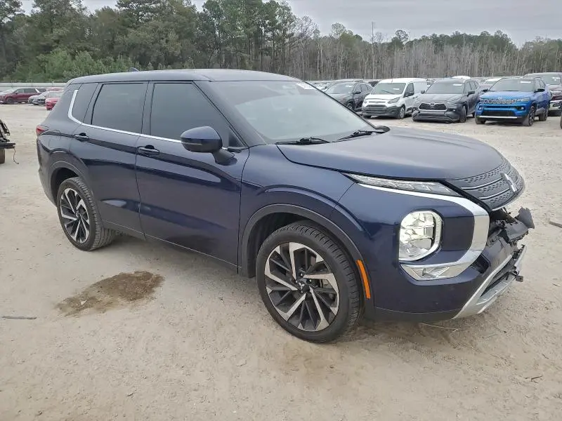 2023 MITSUBISHI OUTLANDER SE  