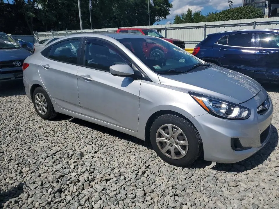 2012 HYUNDAI ACCENT GLS  