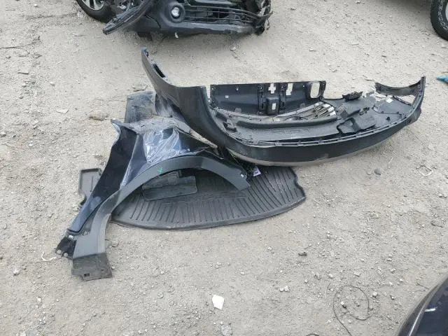 2018 HYUNDAI SANTA FE SE  